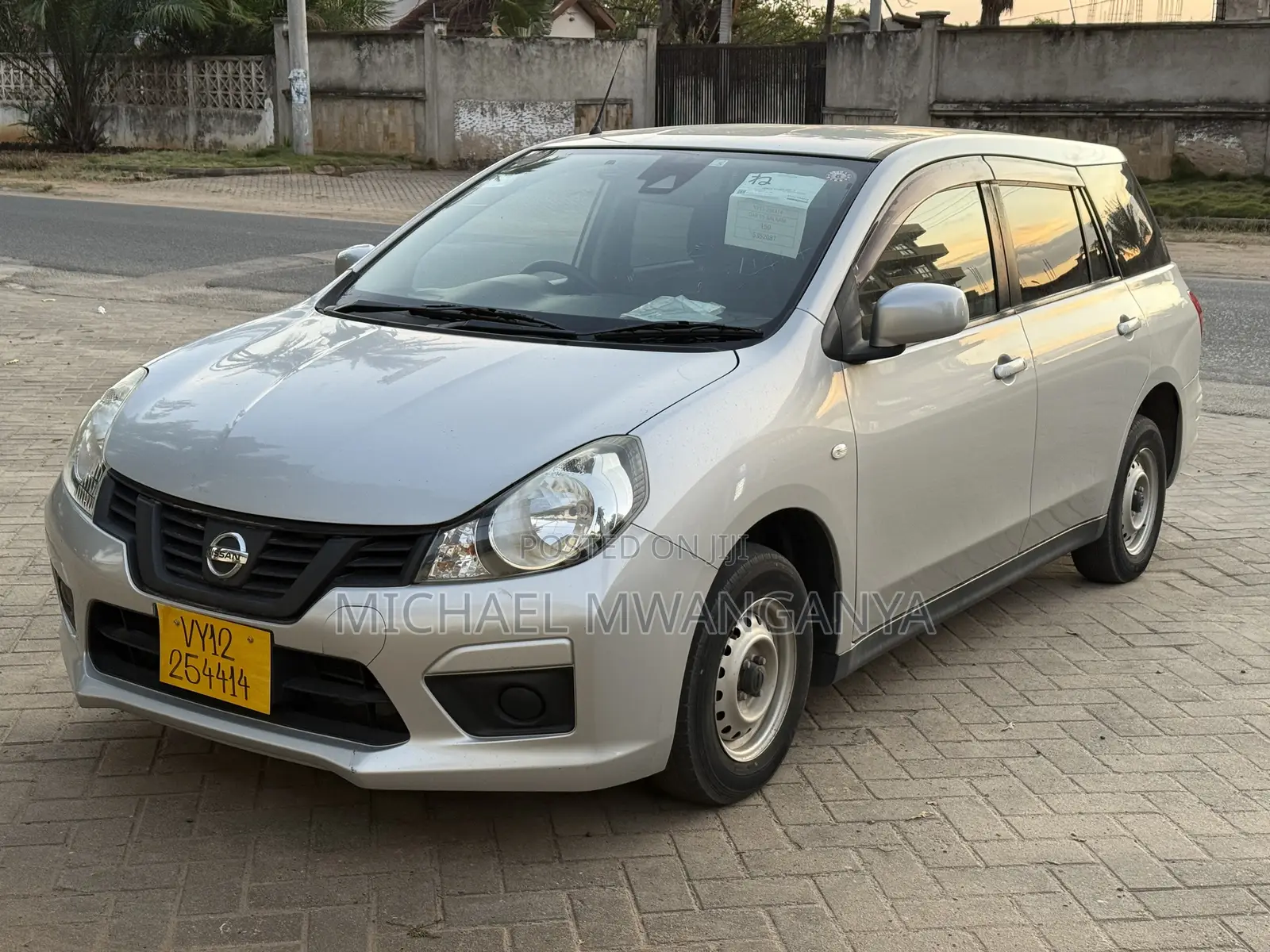 Nissan Advan 2018 Silver