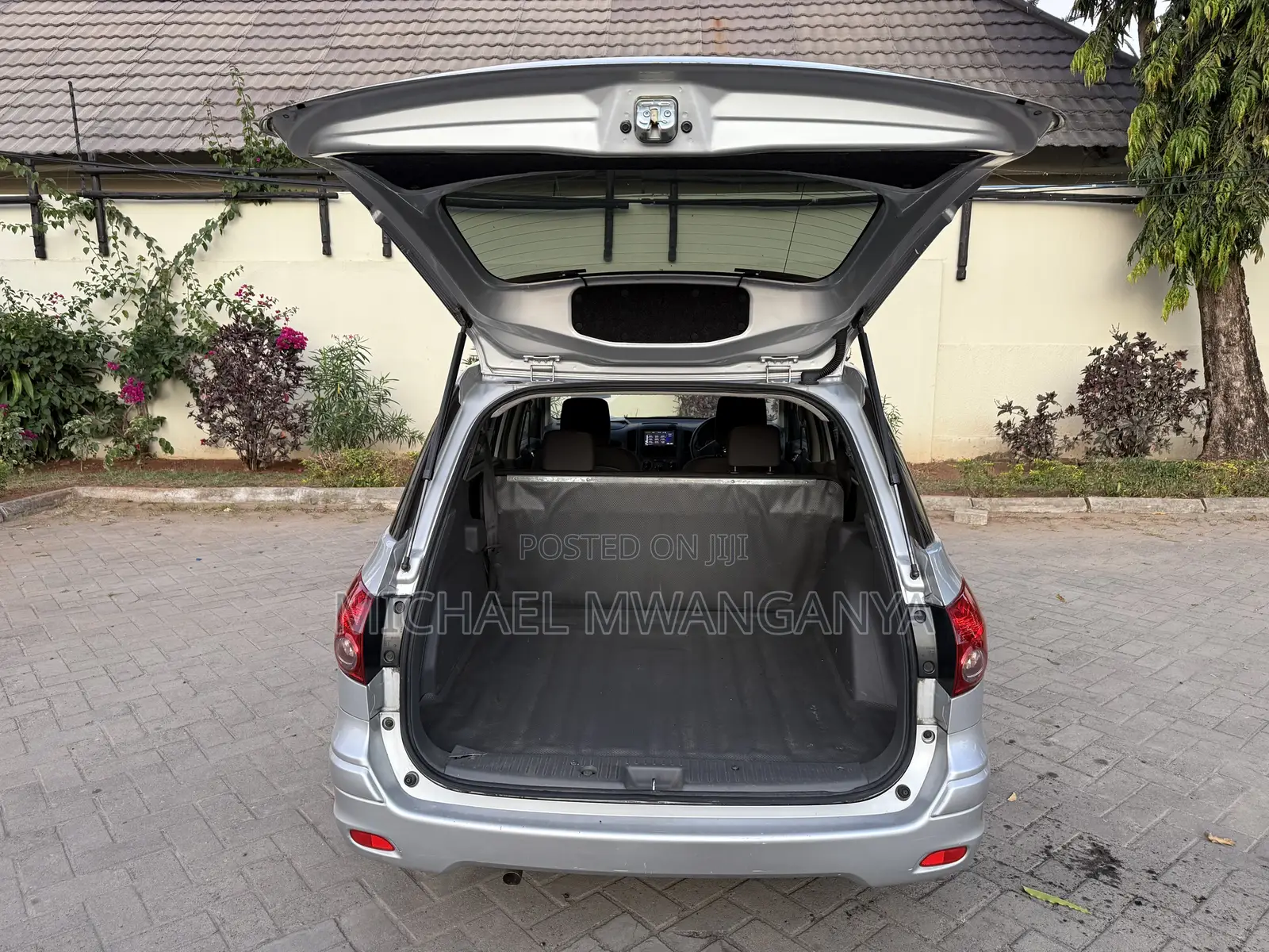 Nissan Advan 2018 Silver