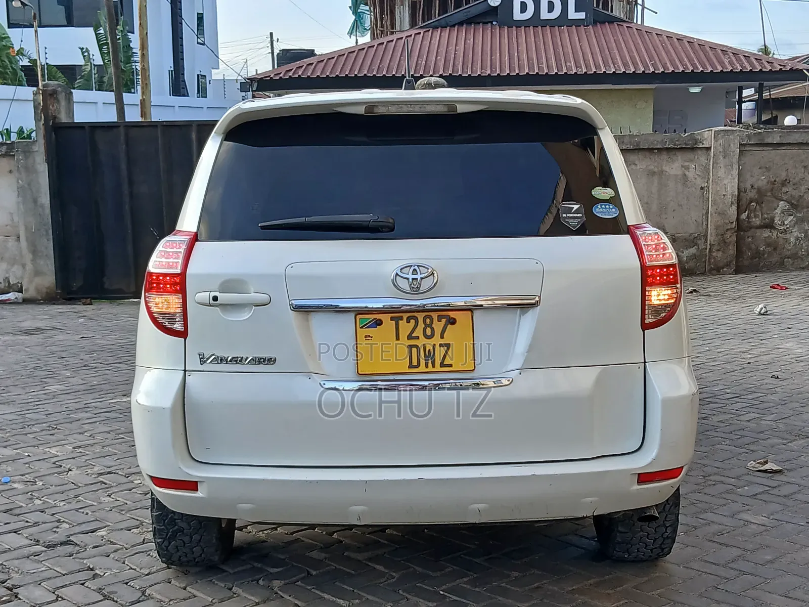 Toyota Vanguard 2009 White