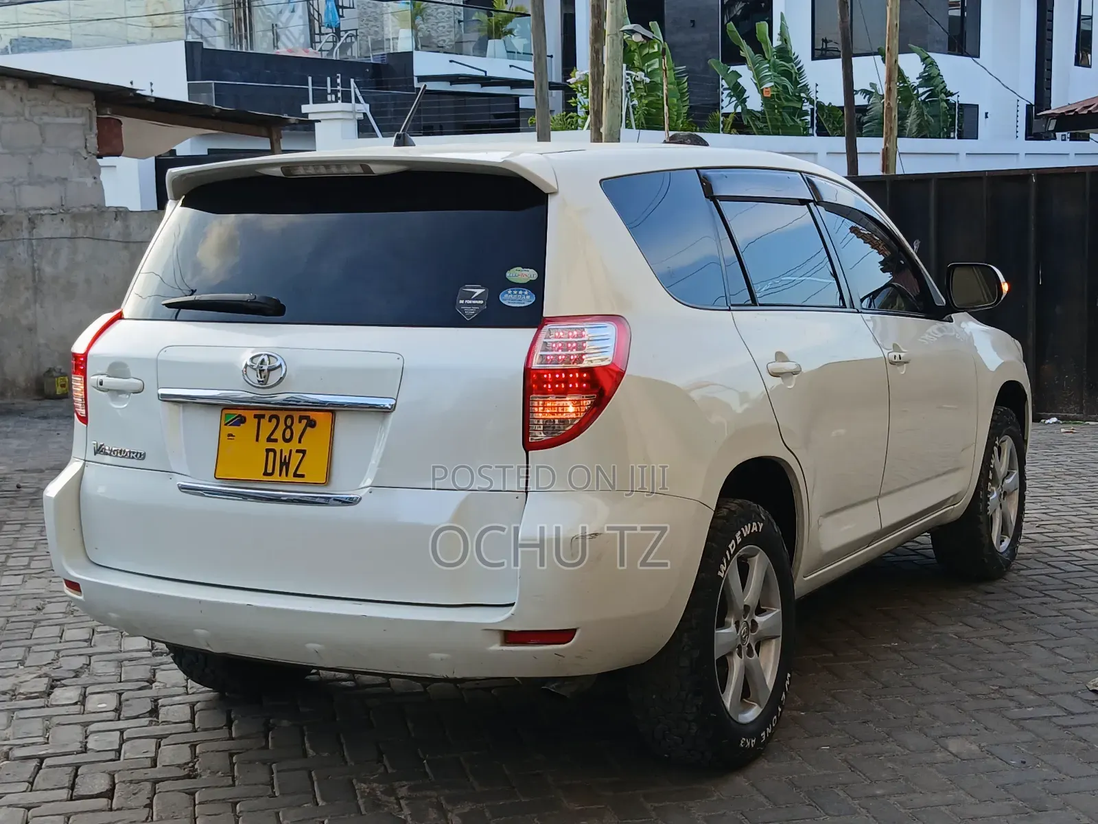 Toyota Vanguard 2009 White