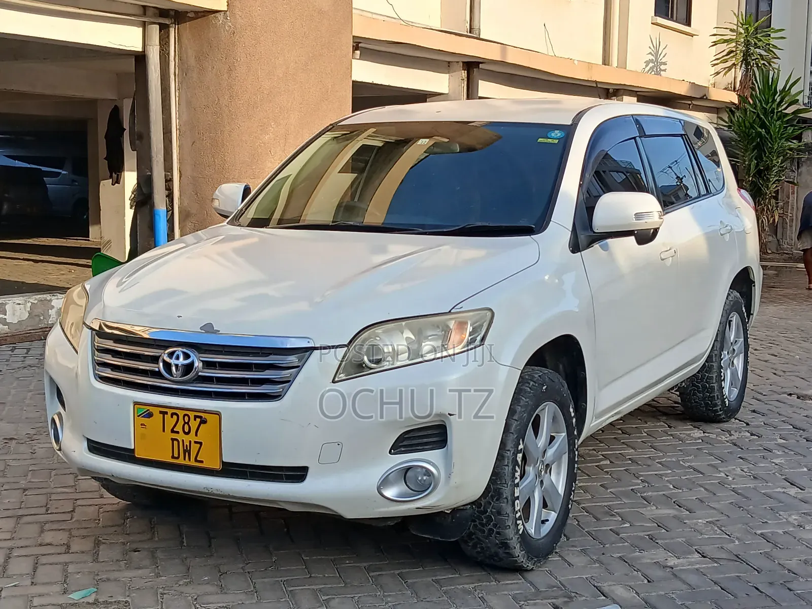 Toyota Vanguard 2009 White