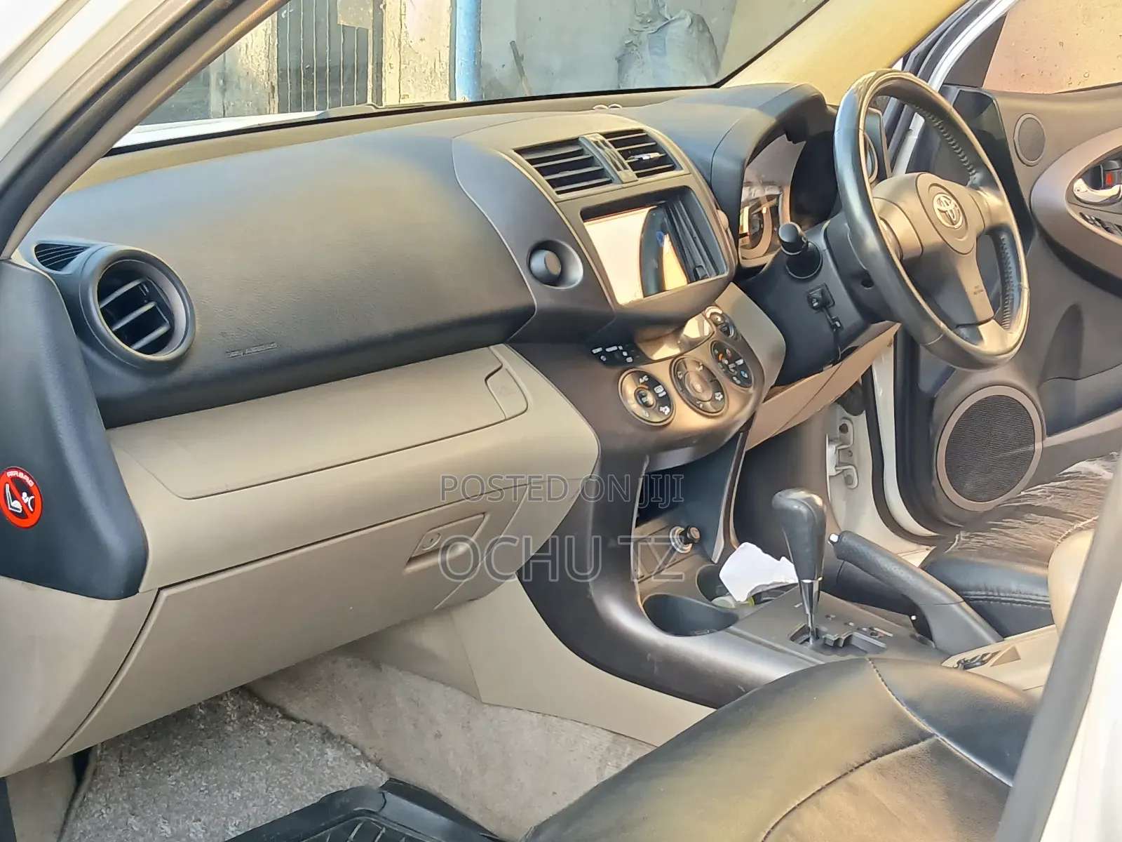 Toyota Vanguard 2009 White