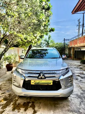 Mitsubishi Pajero V90 2.8 GLS/GLX 2021 Silver
