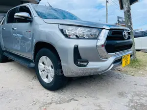 Toyota Hilux Revo Double Cab Deisel 2.4 AWD 2019 Gray
