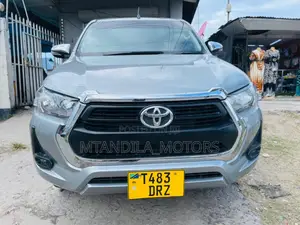 Toyota Hilux Revo Double Cab Deisel 2.4 AWD 2019 Gray