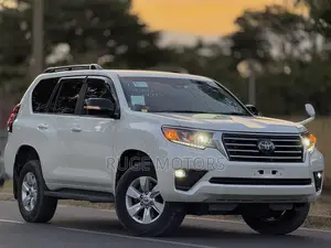 Toyota Land Cruiser Prado 2.8 2018 White