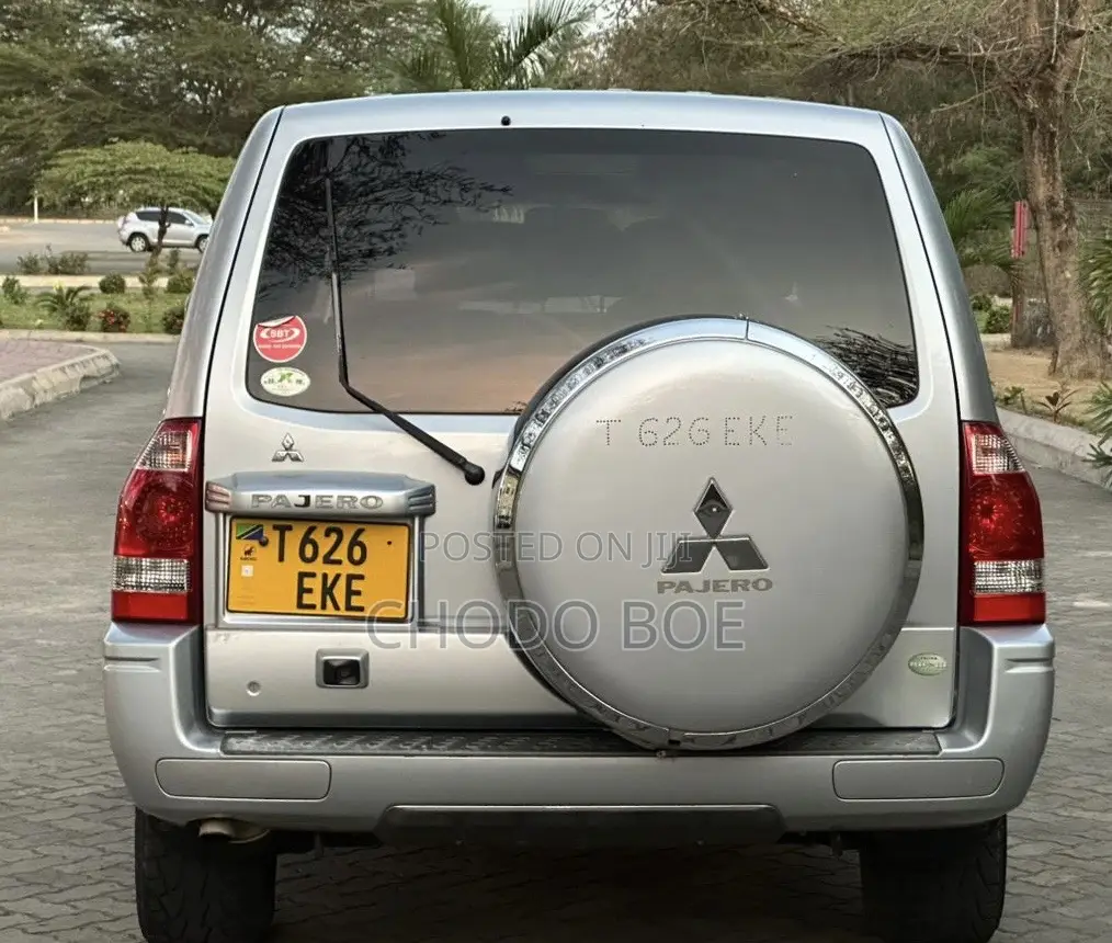 Mitsubishi Pajero 2005 Silver