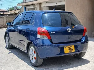 Toyota Vitz 2009 Blue