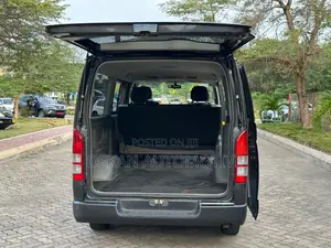 Toyota Quantum 2010 Black