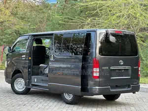 Toyota Quantum 2010 Black