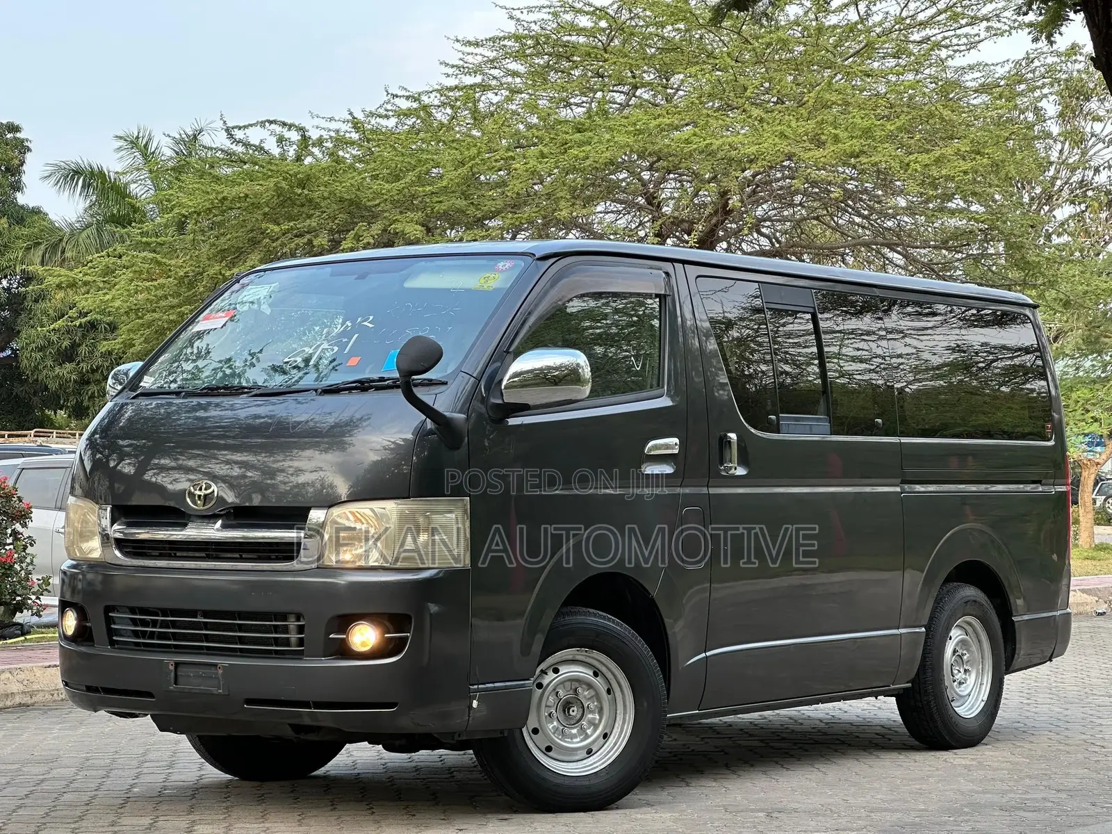 Toyota Quantum 2010 Black
