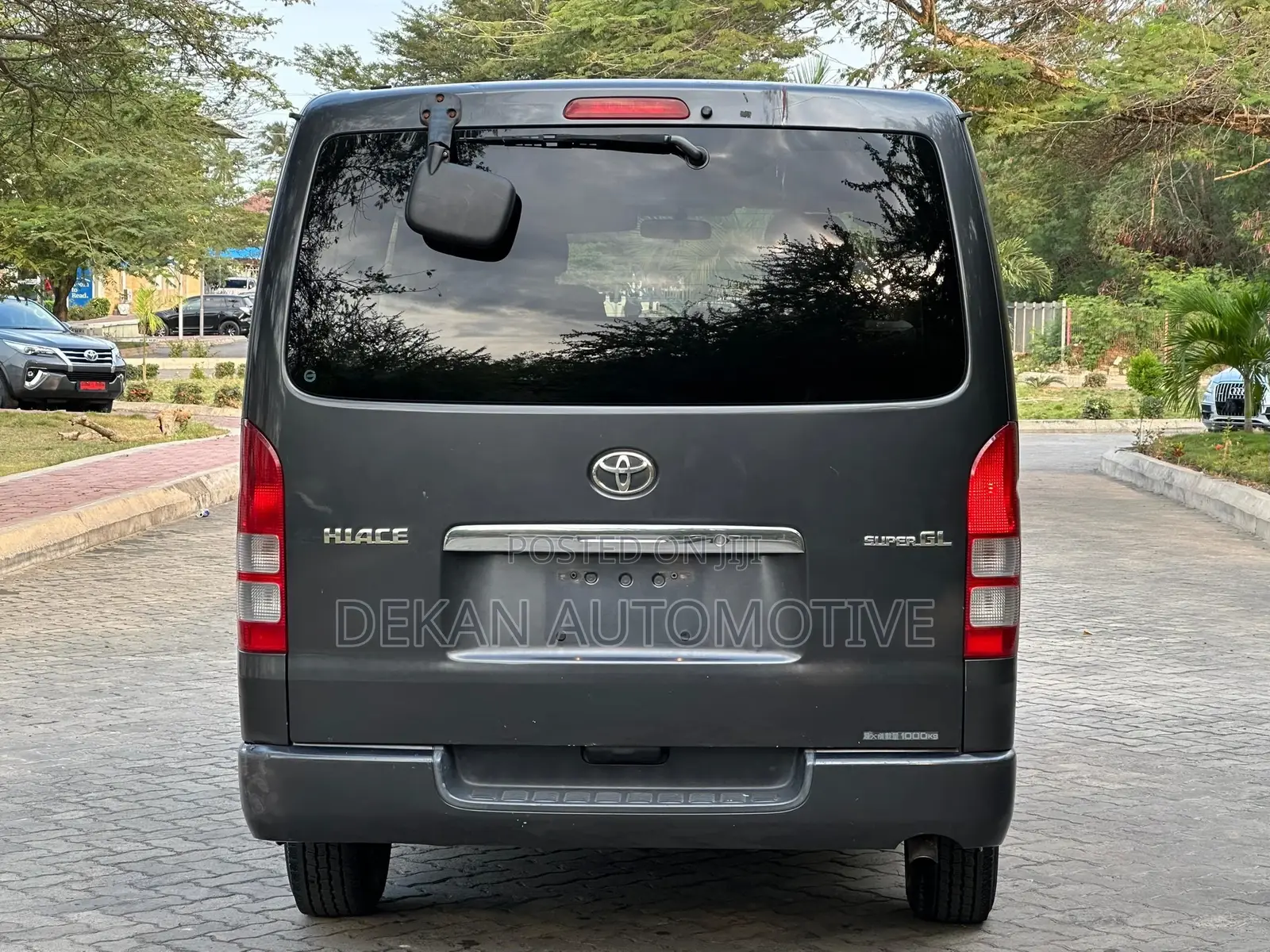 Toyota Quantum 2010 Black