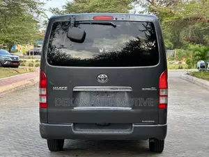 Toyota Quantum 2010 Black