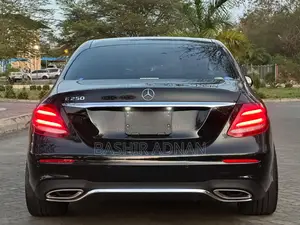 Mercedes-Benz E250 2016 Black