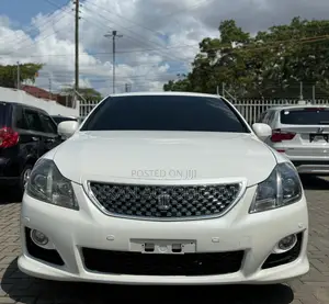 Toyota Crown 2009 White