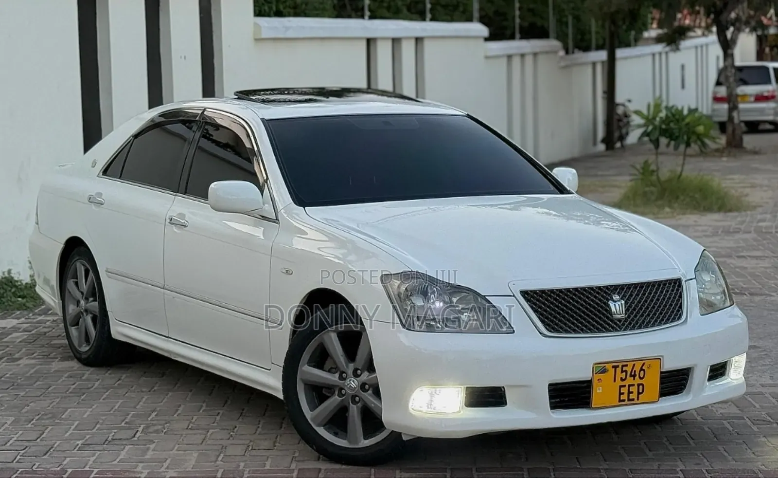Toyota Crown 2006 White