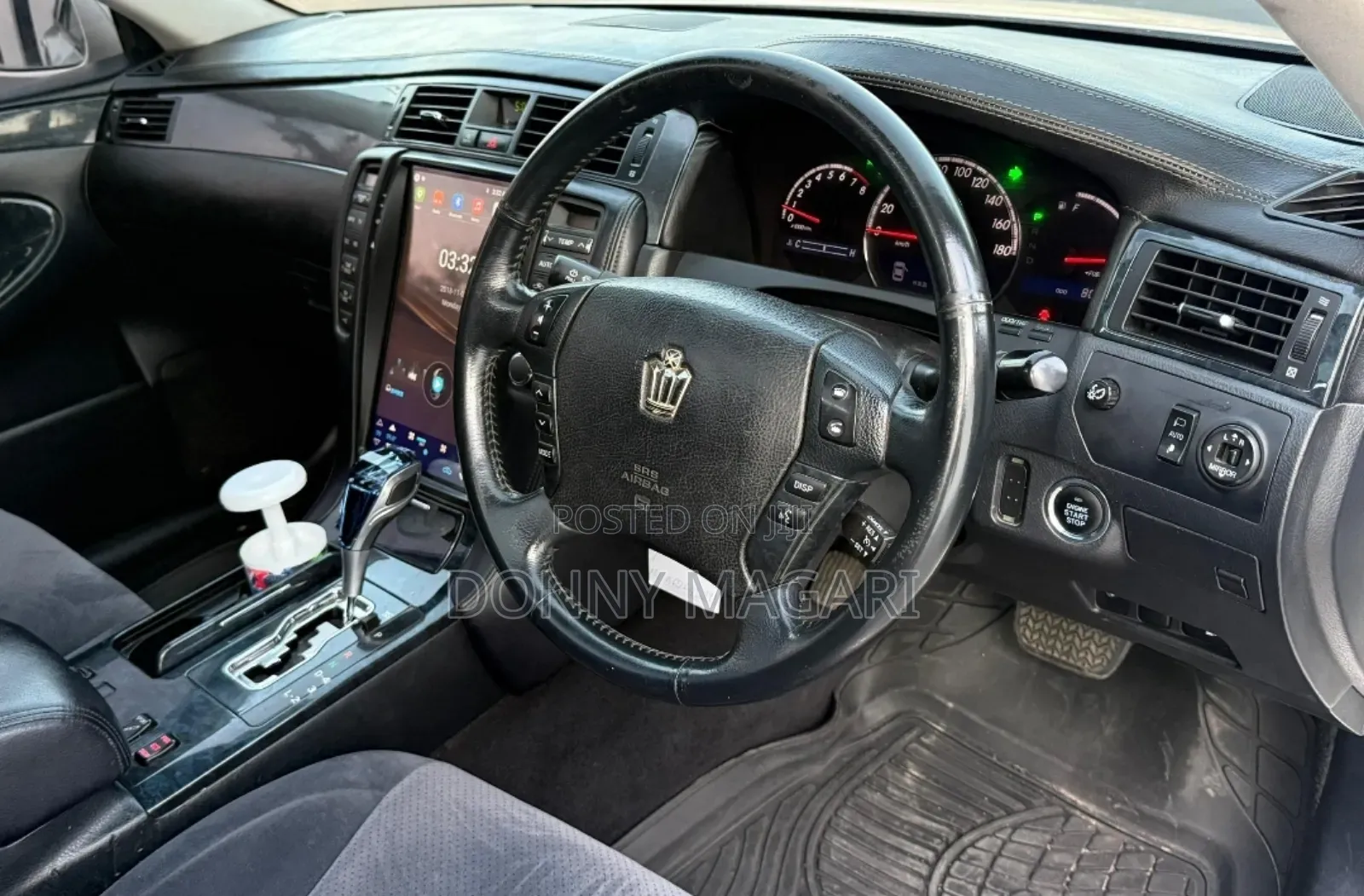 Toyota Crown 2006 White