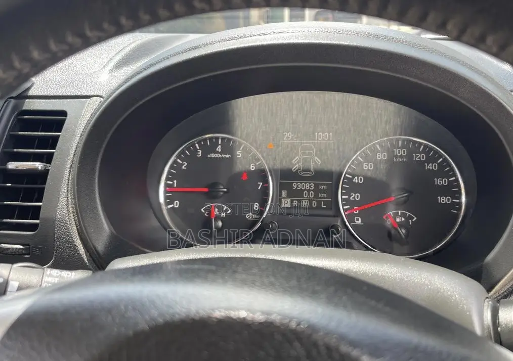 Nissan X-Trail 2.0 Petrol FWD 2013 Matt Black