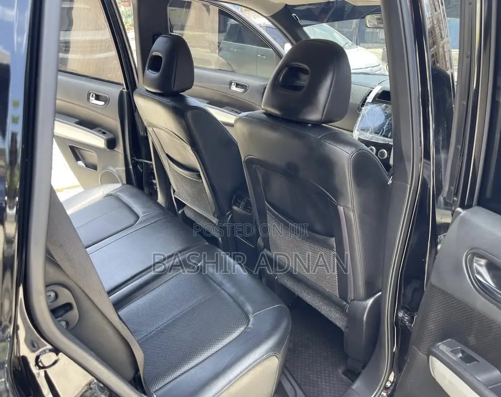 Nissan X-Trail 2.0 Petrol FWD 2013 Matt Black
