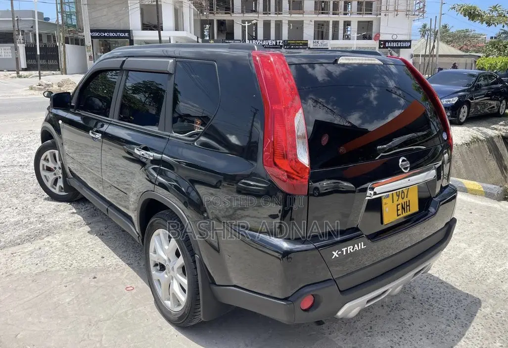 Nissan X-Trail 2.0 Petrol FWD 2013 Matt Black