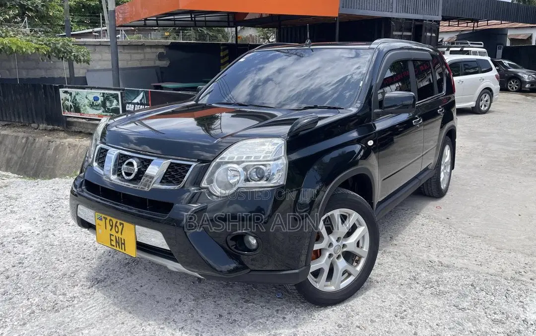 Nissan X-Trail 2.0 Petrol FWD 2013 Matt Black