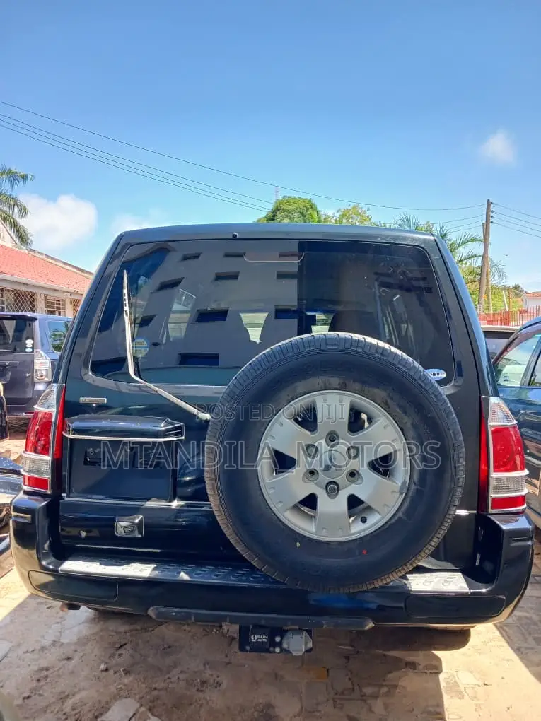 Mitsubishi Pajero 2.5 D Sport 2003 Black