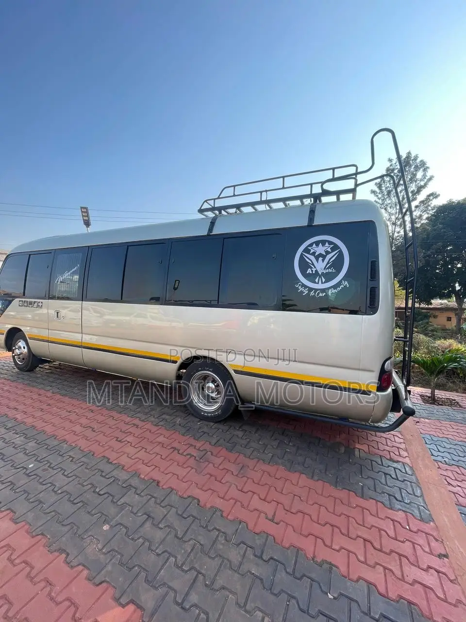 Toyota Coaster 2002 Gold