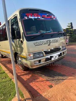 Toyota Coaster 2002 Gold