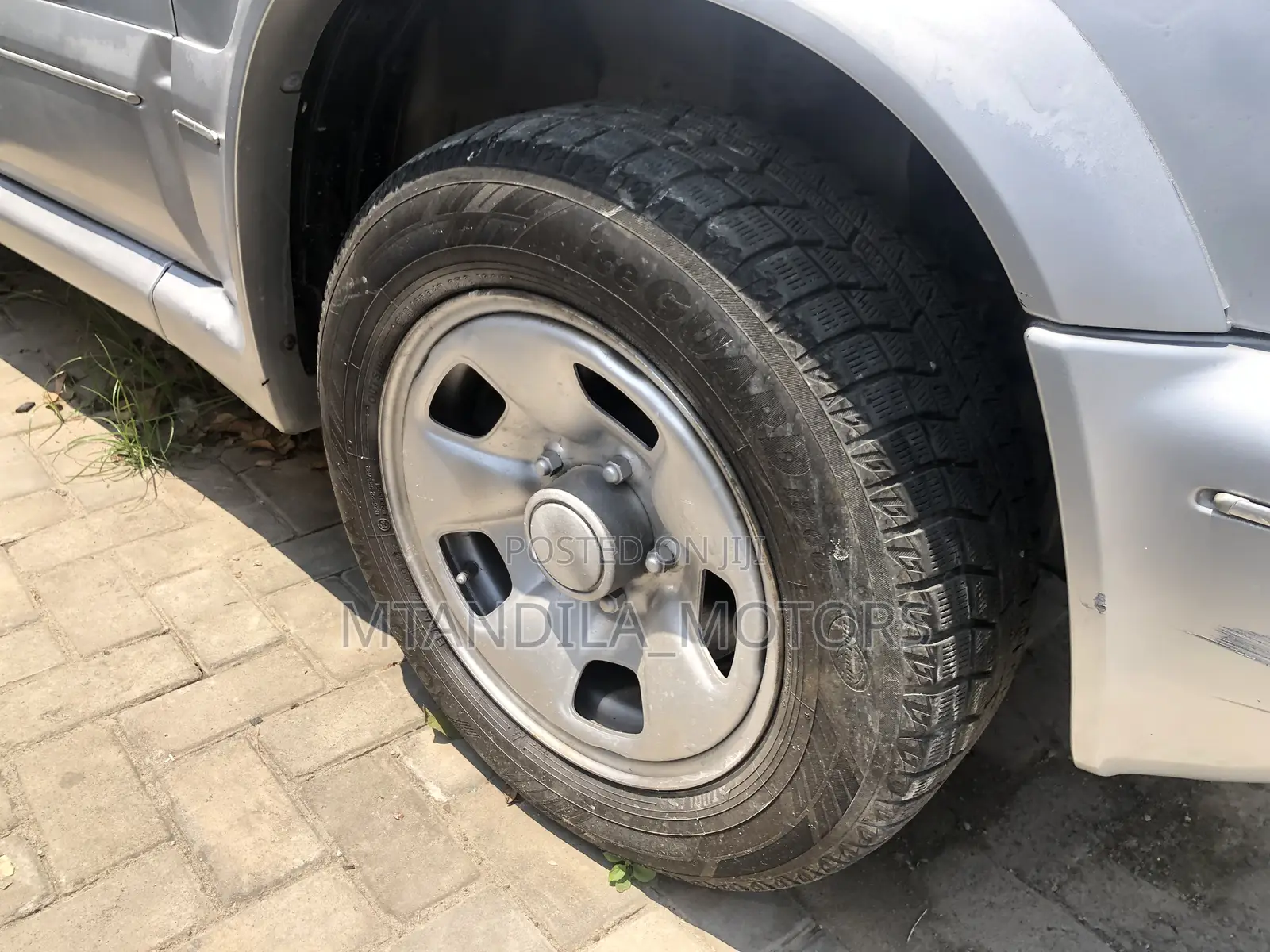 Suzuki Escudo 1999 Silver