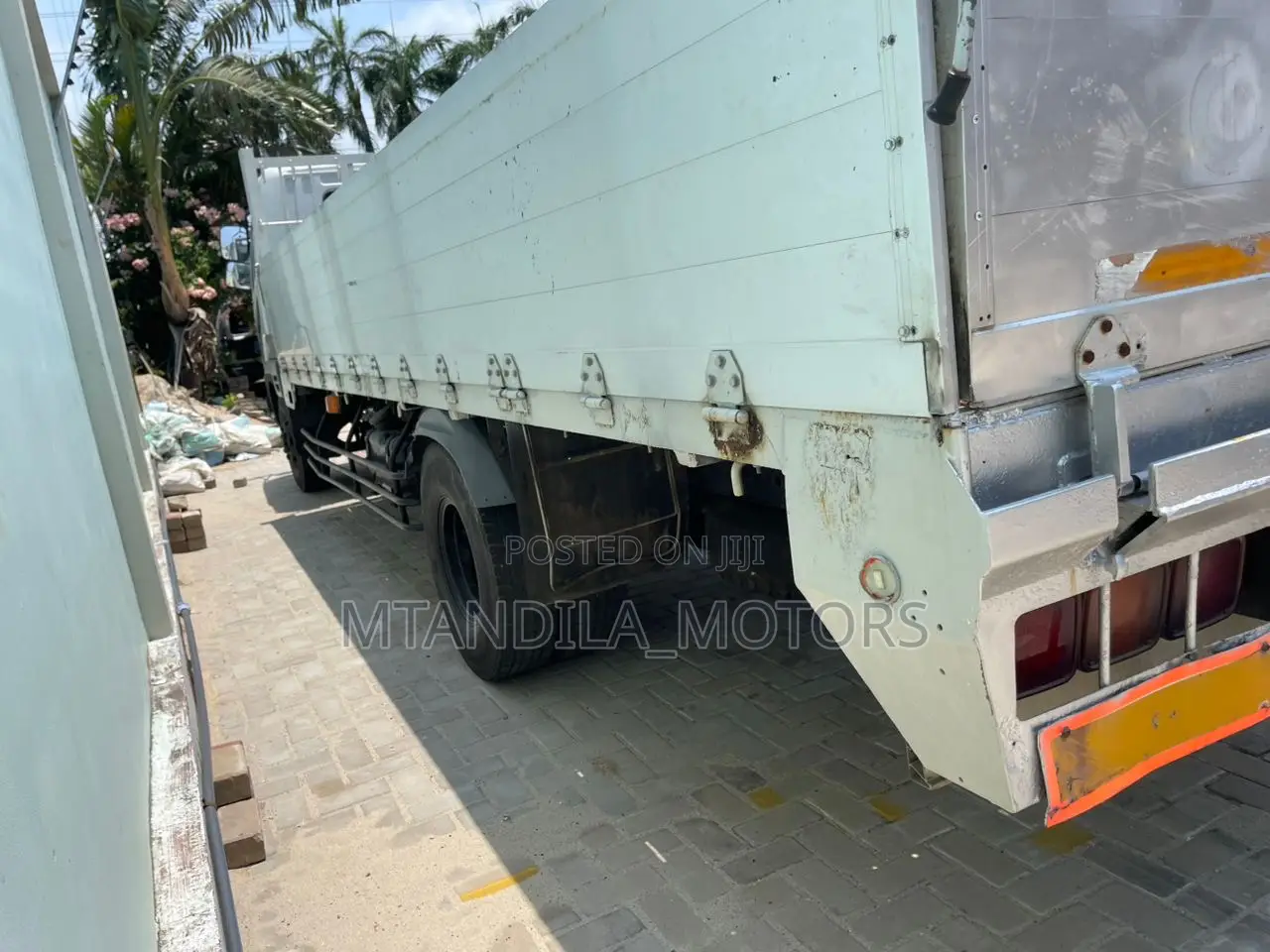 Fuso Food Truck Long Base