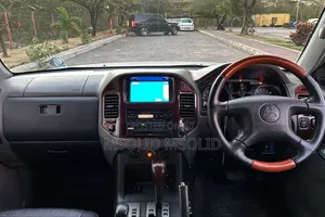 Mitsubishi Pajero 2005 Silver