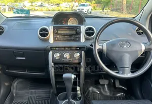 Toyota IST 2004 Silver