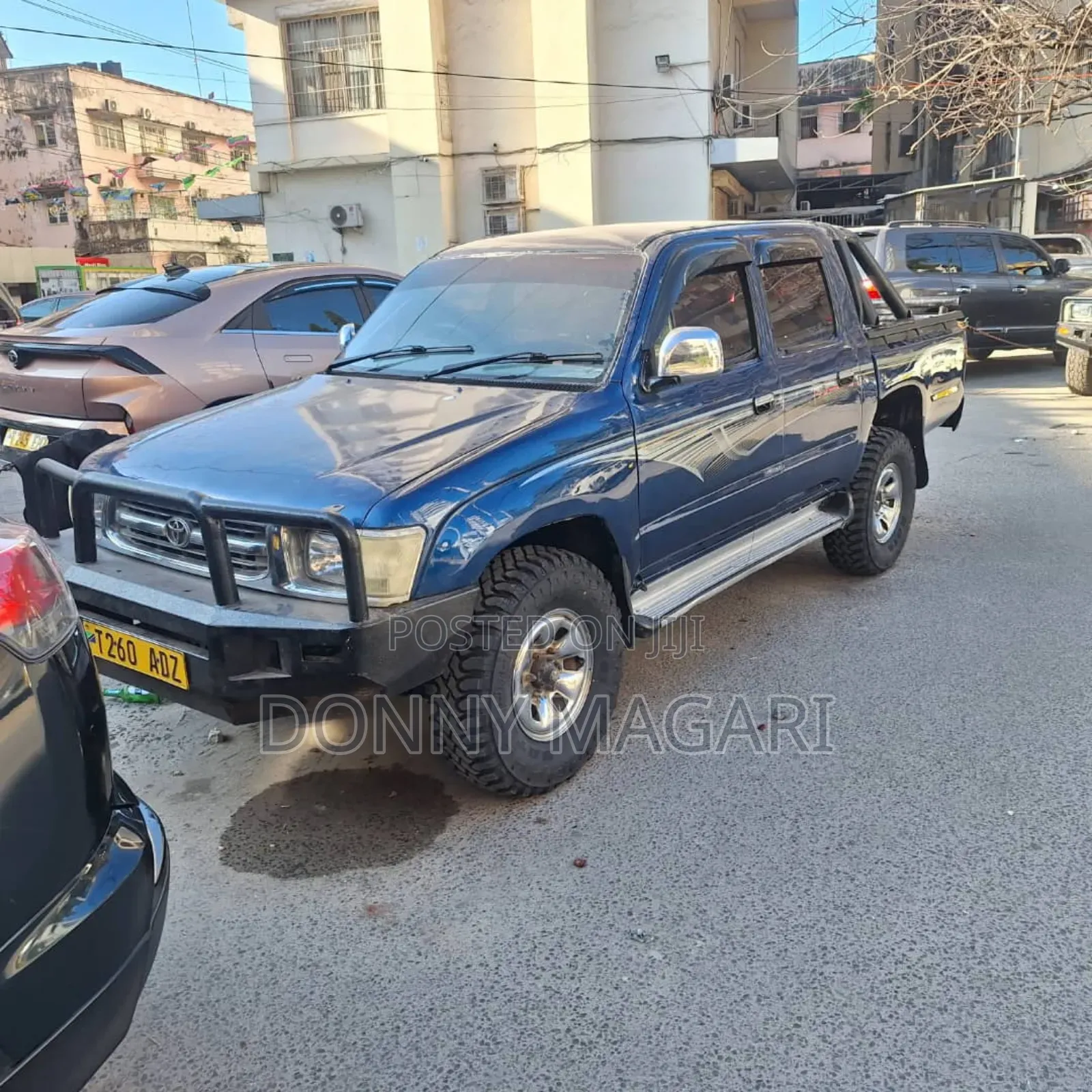 Toyota Hilux 2010 Blue