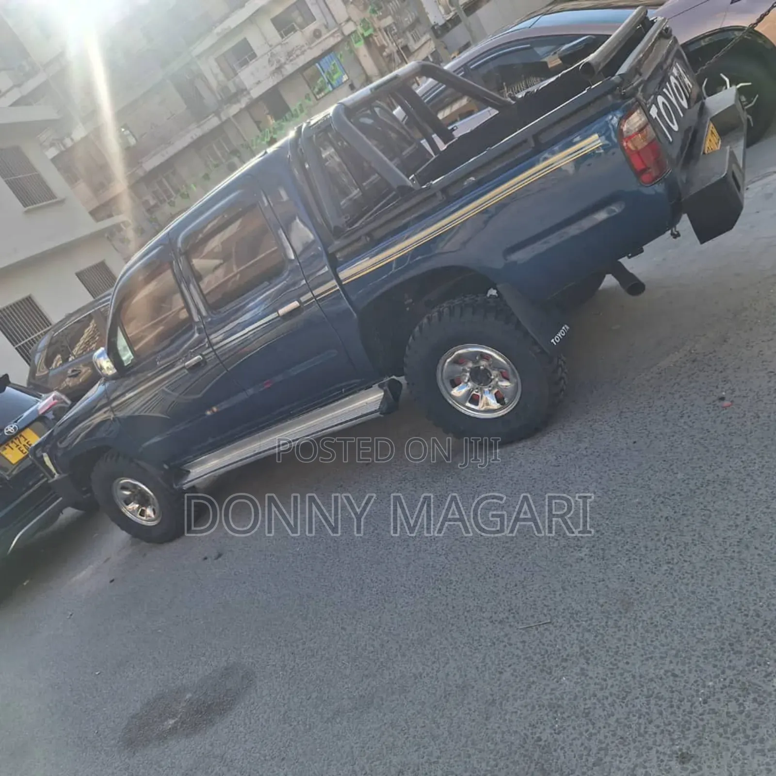 Toyota Hilux 2010 Blue