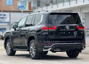 Toyota Land Cruiser 2023 Black