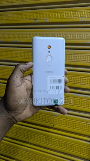 Fujitsu Arrows Be3 F-02L 32 GB