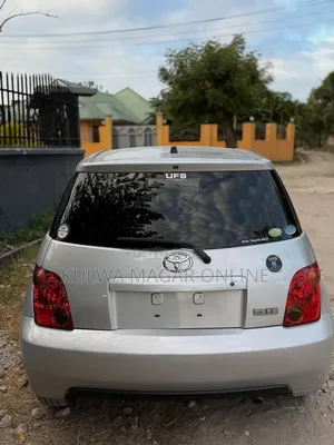 Toyota IST 2005 Silver