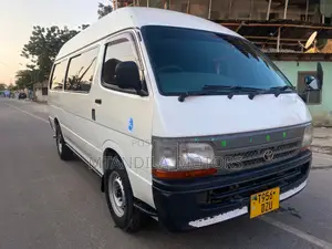 Toyota HiAce 2000 White