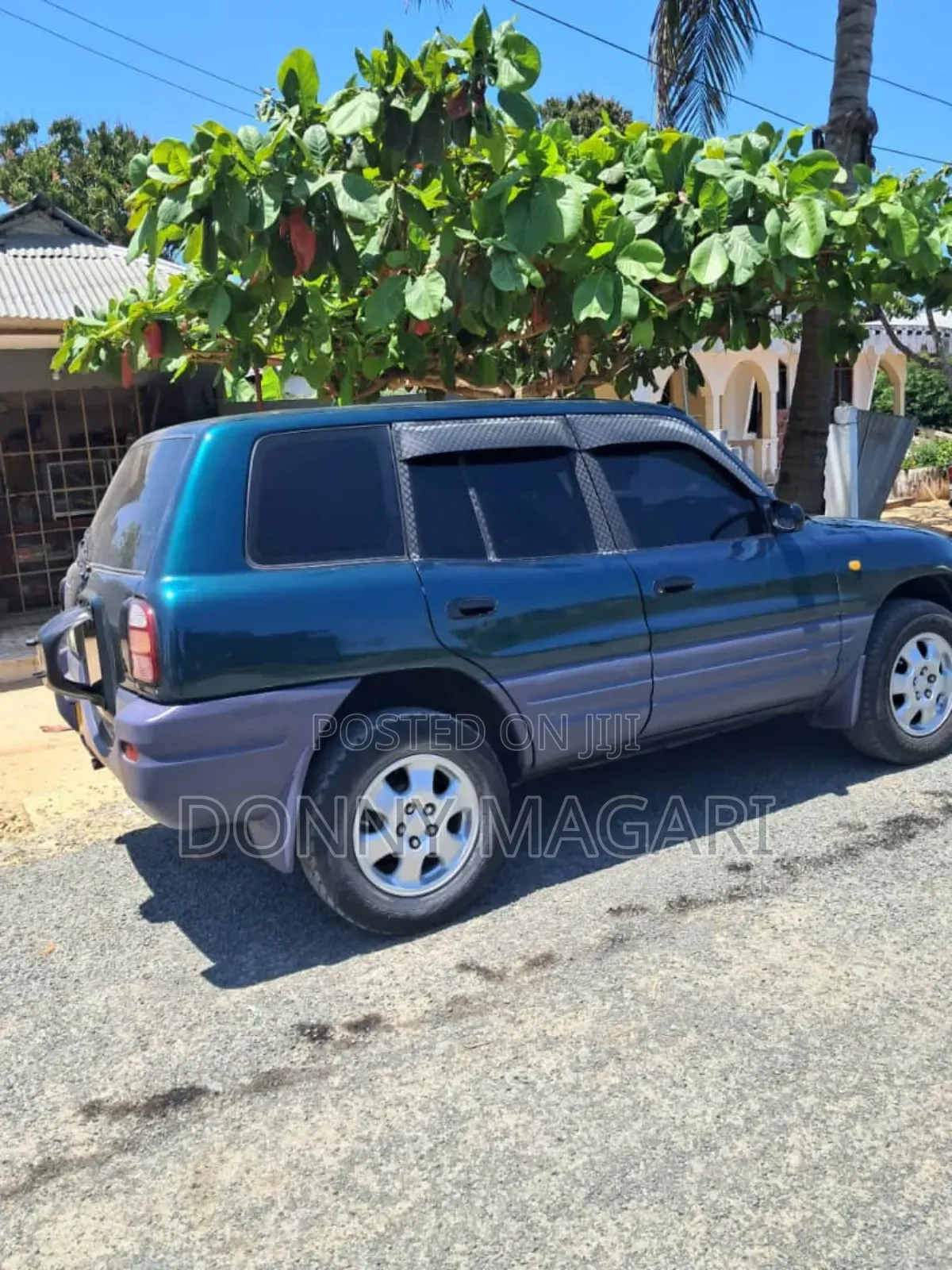 Toyota RAV4 1999 Green