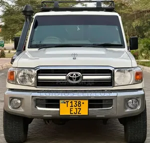 Toyota Land Cruiser 2011 White