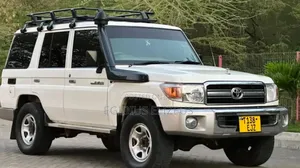 Toyota Land Cruiser 2011 White
