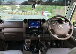 Toyota Land Cruiser 2011 White