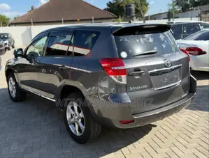 Toyota Vanguard 2012 Gray