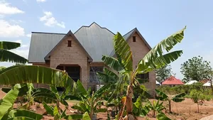 3bdrm House in Isera Center, Buswelu for sale