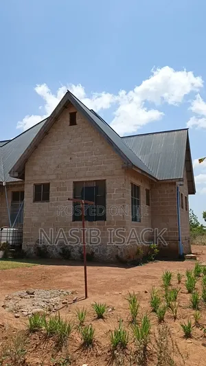 3bdrm House in Isera Center, Buswelu for sale