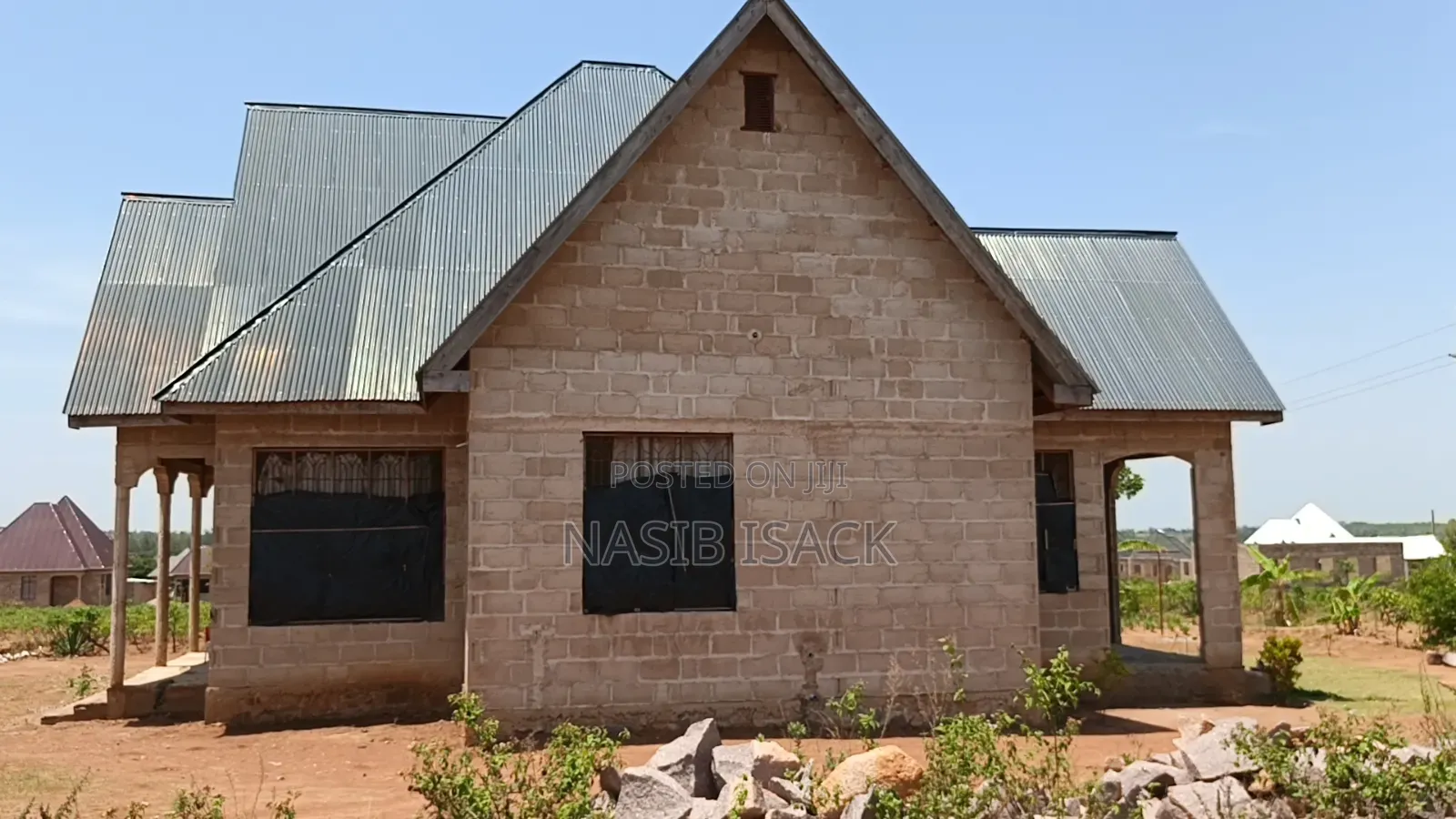 3bdrm House in Isera Center, Buswelu for sale