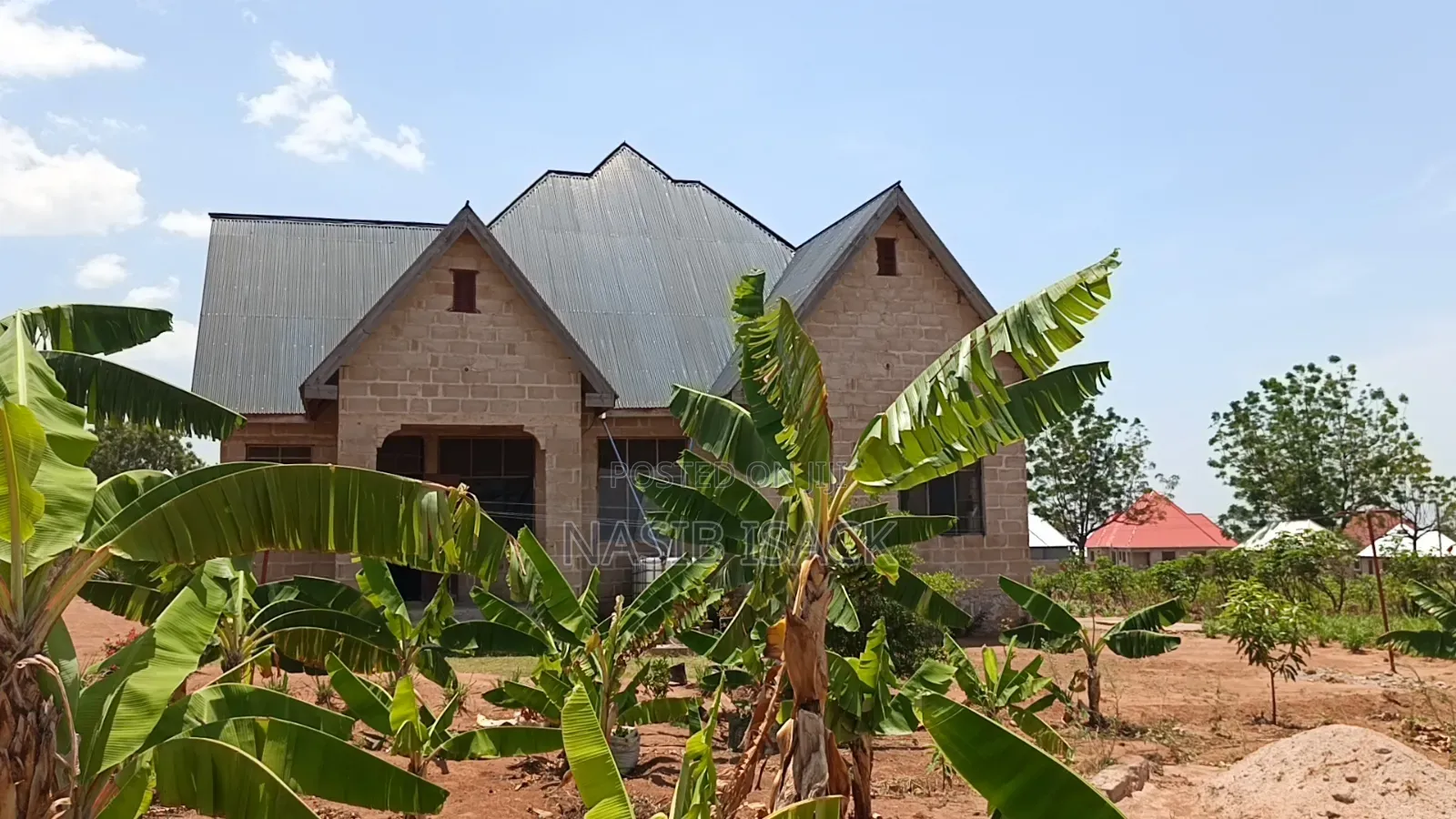 3bdrm House in Isera Center, Buswelu for sale