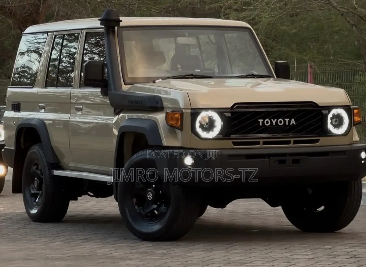Toyota Land Cruiser 2022 Beige