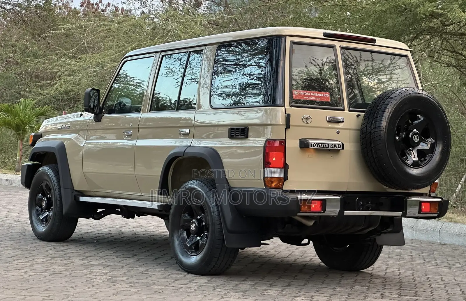 Toyota Land Cruiser 2022 Beige