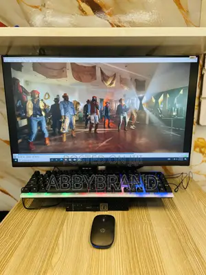 Desktop Computer Dell OptiPlex 3070 8GB Intel Core I5 SSD 256GB